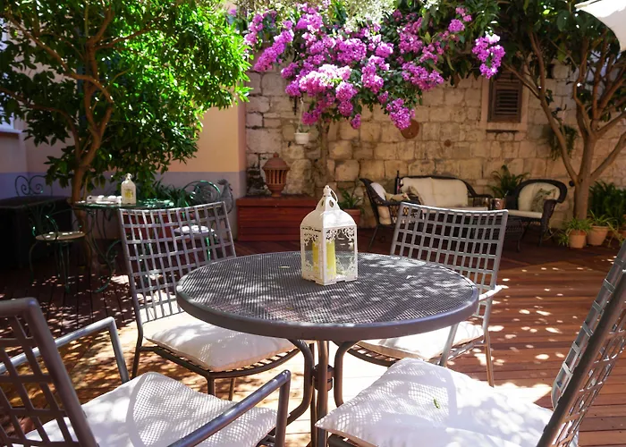 Boutique Guest Zephyrus