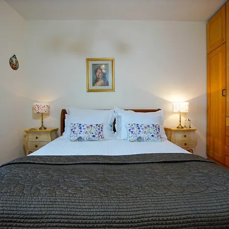 Boutique Guest Zephyrus Konukevi 4*