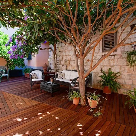 Konukevi Boutique Guest Zephyrus 4*