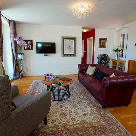 Boutique Guest Zephyrus