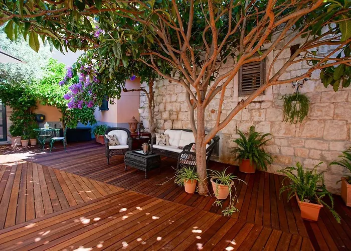 בית הארחה Boutique Guest Zephyrus 4*