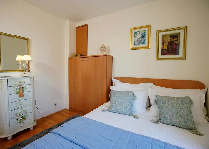 Boutique Guest Zephyrus בית הארחה