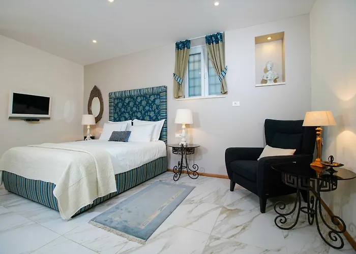 Boutique Guest Zephyrus 4* ספליט