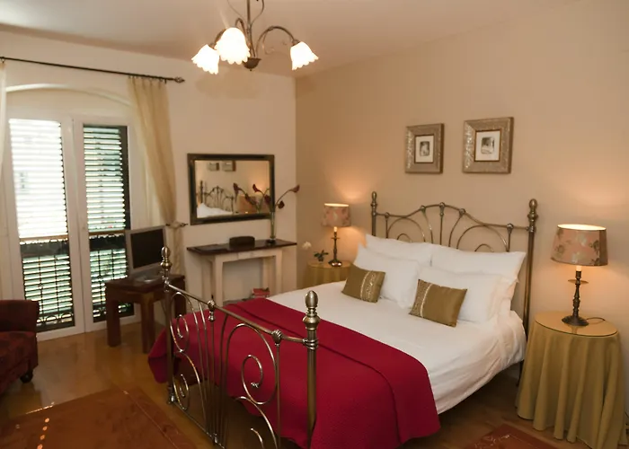 ブティック ゲスト アコモデーション ゼフィラス ゲストハウス