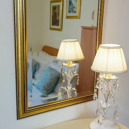 Boutique Guest Zephyrus